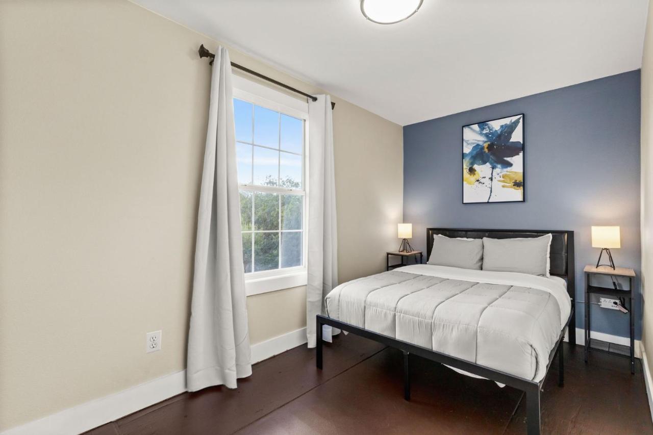 Divine Cargo Apartment San Antonio Exterior photo