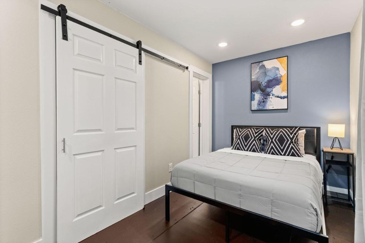 Divine Cargo Apartment San Antonio Exterior photo