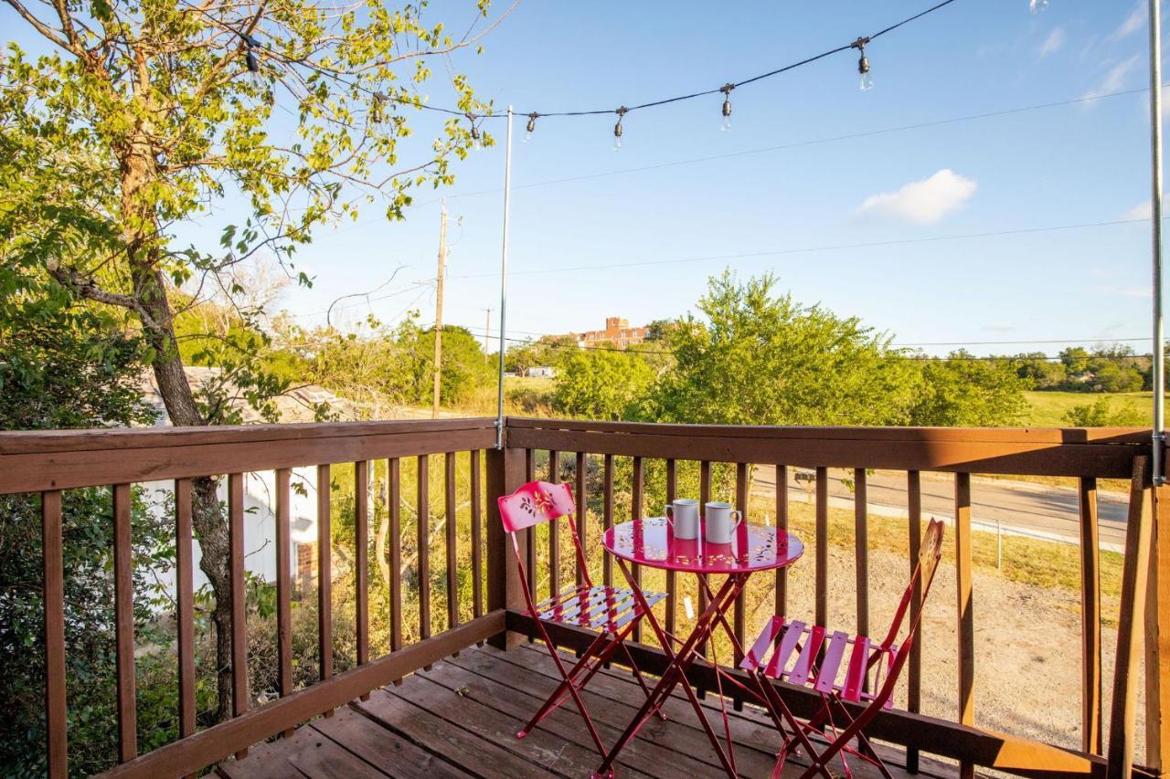 Divine Cargo Apartment San Antonio Exterior photo