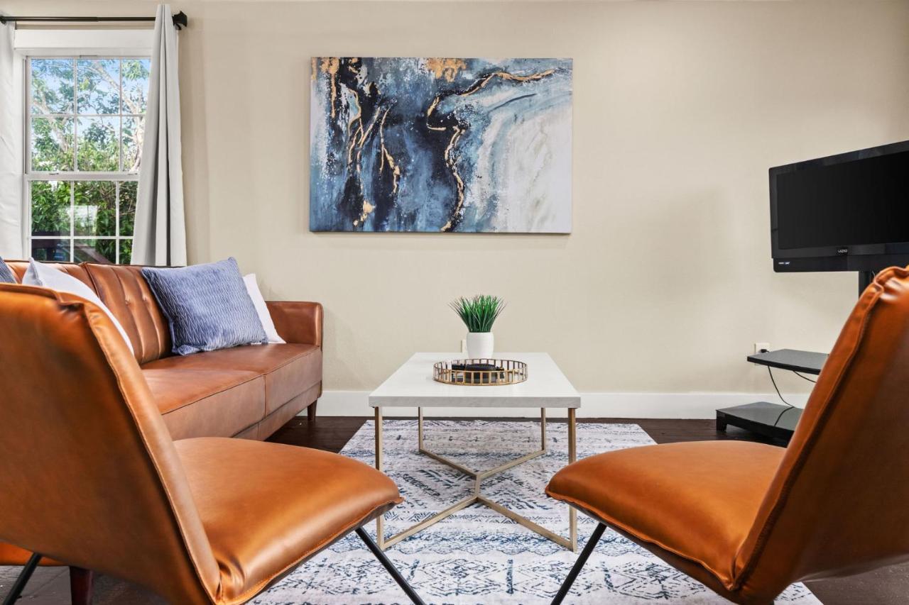 Divine Cargo Apartment San Antonio Exterior photo